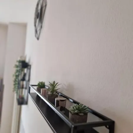 Chez Elisa- *